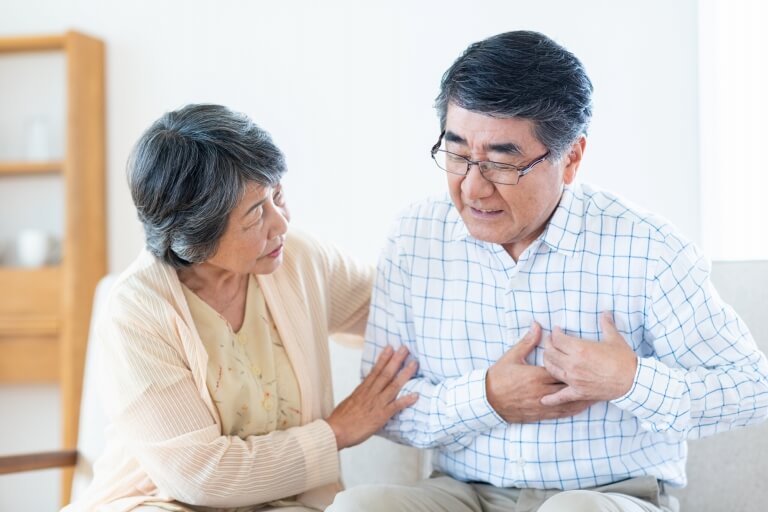 胸が痛いと感じる時にどの診療科を受診すべきか？